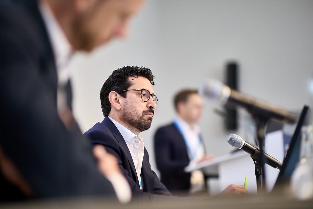 Professor Mark Tauber auf dem Jahreskongress der Deutschen Vereinigung für Schulter- und Ellenbogenchirurgie in Karlsruhe